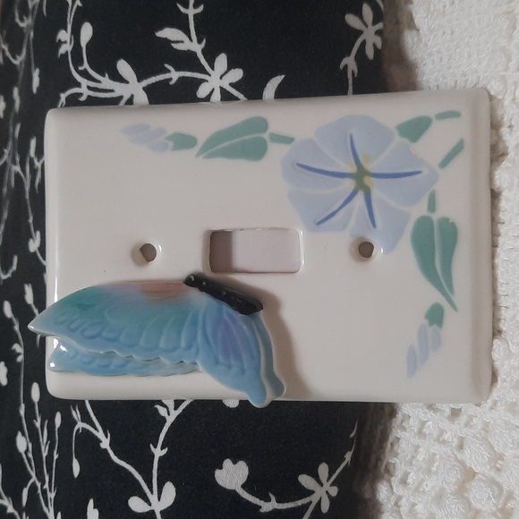 Vintage Handpainted Ceramic 3D Butterfly Light Switch Cover - Picture 1 of 8